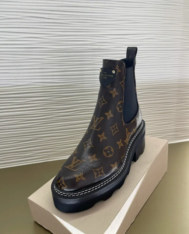 Louis Vuitton Shoe 